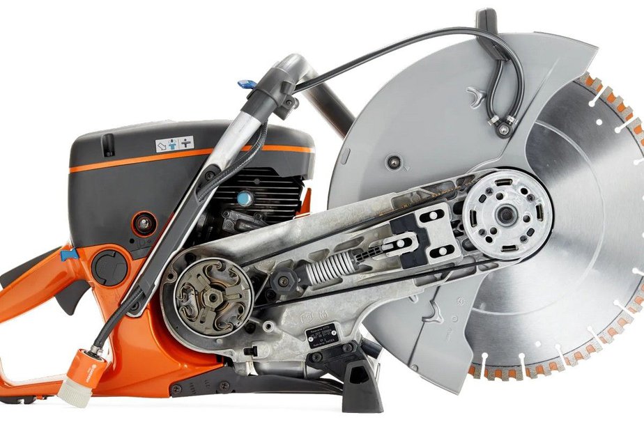 Maintenance of Husqvarna K770 with air filter cleaning